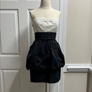 BCBGMaxAzria women’s Strapless Black and White Dress size 8 NWOT 346